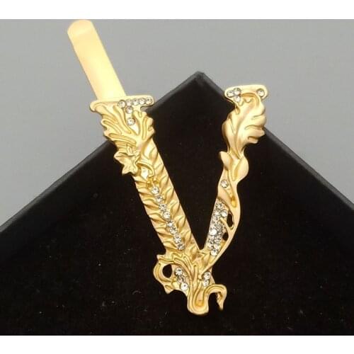 Cubic Zirconia Wheat ear Retro V Letter Hair Clip Women Fashion Catwalk Hair pins Wedding Jewelry Hair accessories Z342