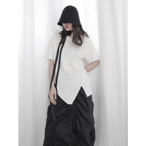 Womens new summer deconstructed T-shirt, womens short sleeve summer personality irregular designer style pop top