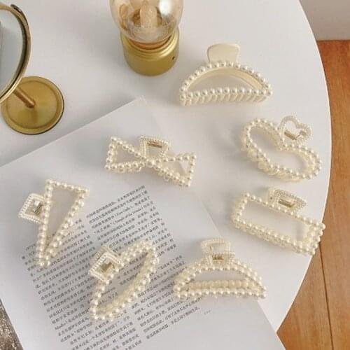 2021 New Hyperbole Big Pearls Acrylic Hair Claw Clips Big Size Makeup Hair Styling Barrettes for Women Hair Accessories