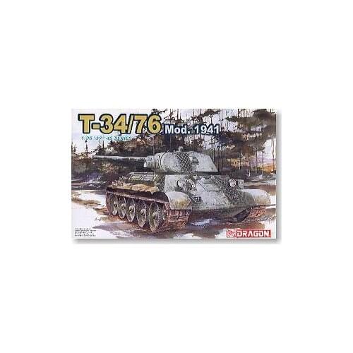 1/35 scale model Dragon 6205 T-34/76 Soldier 1941 type