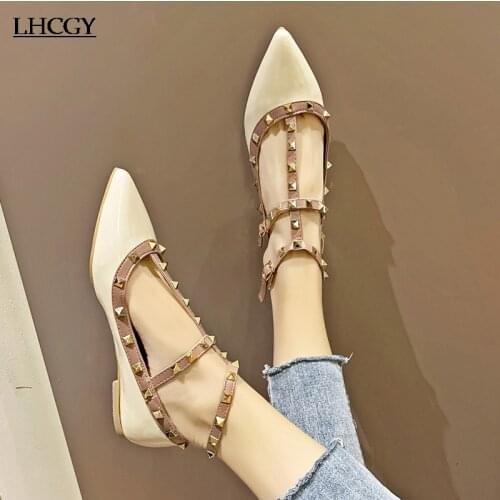 Women Flats T Strap Rivets Dress Shoes Patent Leather Ankle Strap Rivet Sandals Black Ladies Fashion Designer Shoes Woman 7605