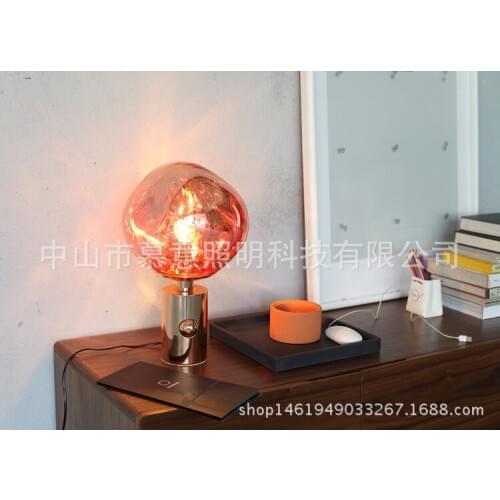 Nordic modern minimalist table lamps for living room white glass ball table light iron tripod milky round ball desk lamp Reading