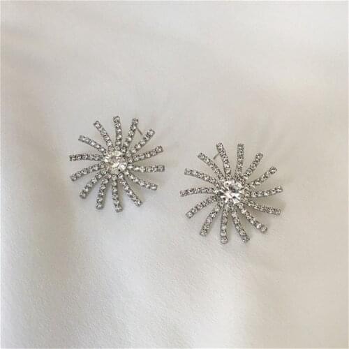 Glamour Fashion Earrings New Net Red Simple Personality Lucky Goddess Full Crystal Sun Flower Hypoallergenic Earrings Ladies