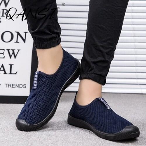 Casual Slip-on Lazy Shoes Breathable Mesh Outdoor Non-slip Men Running Shoes Comfortable Light EVA Sole Mens Sneakers 2021