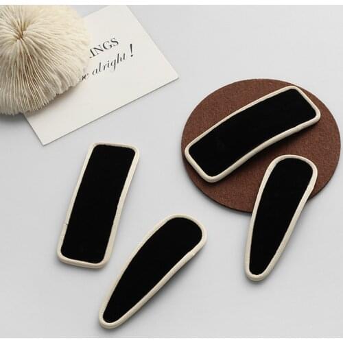 2021 New Vintage Black And White Classic Leather Hair Clip Chic Elegant Simple INS Hair Accessories All-Match Leather Hair Card