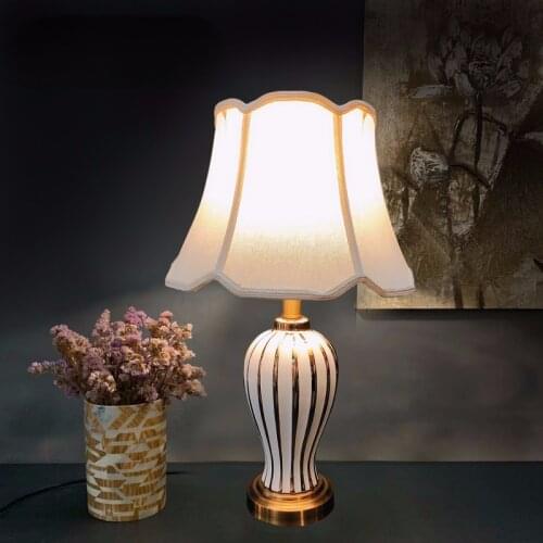 Modern Chinese Ceramic Table Lamp Cloth Cover White Gold Painting Bedroom Lamp Luxury Simple Lamps Art Deco Side Table Lamp