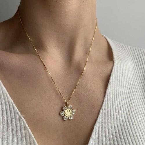 New Ins Vintage Sun Flower Smiley Necklace Simple Cute Sun Rhinestone Necklaces For Women Girls Fashion Jewelry Gift