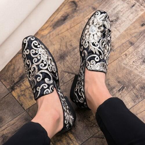 Brand mens shoes spring and autumn fashion embroidered floral anti-slip comfortable personality mens social shoes large 45