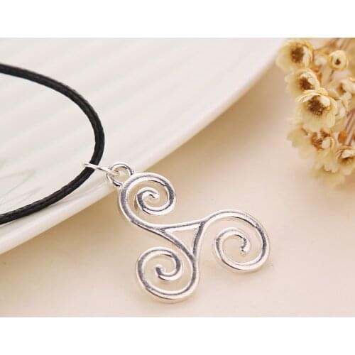 Hot Sell Pendant Triskele Triskelion Irish Symbol Allison Argent Triple Spiral Necklace Trinity Celtics Jewelry