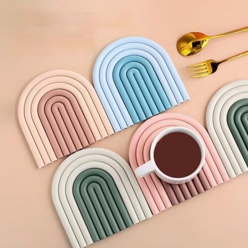 Rainbow Personality Silicone Mat Coasters Kitchen Heat-resistant Plate Mats Household Dining Table Insulation Mats Anti-scalding