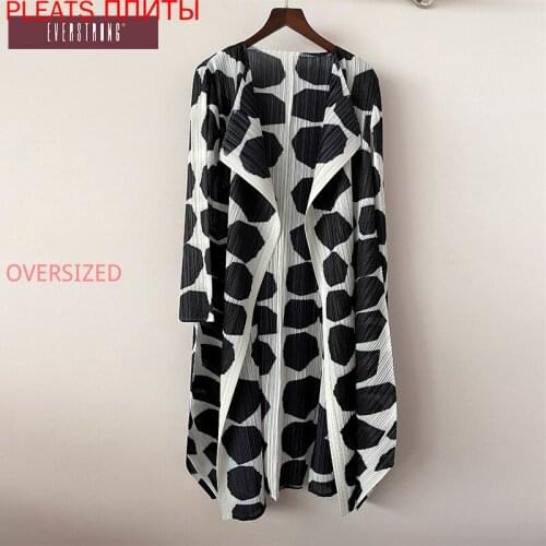 BLUE FOLD Women's White Jackets