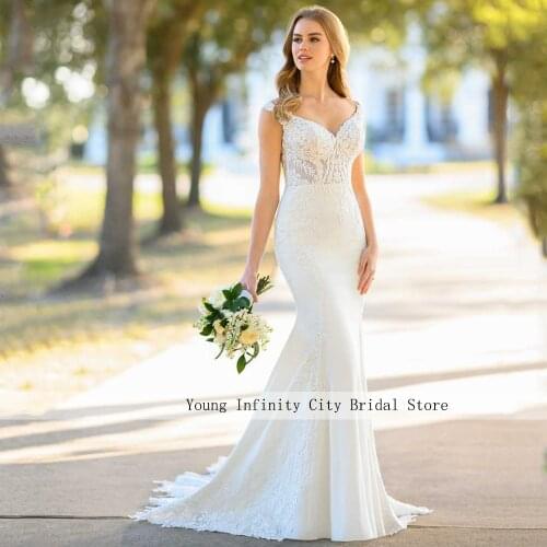 Romantic V Neck Applique Wedding Dress Illusion Back Mermaid Lace Bride Dress 2020 Lace and Crepe Wedding Dress Statement Back