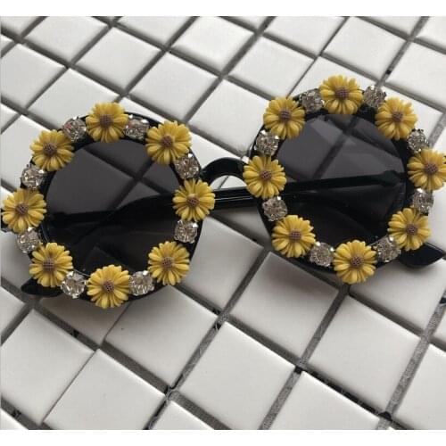 Handmade Sunglasses Small Round Women Men Sunglasses Yellow Flower Diamond Sun Glasses UV400 Unique Eyewear Beauty Gafas de sol