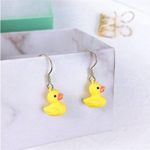 Fashion creative super cute cartoon handmade little yellow duck resin earrings cute girl pendant gift earrings