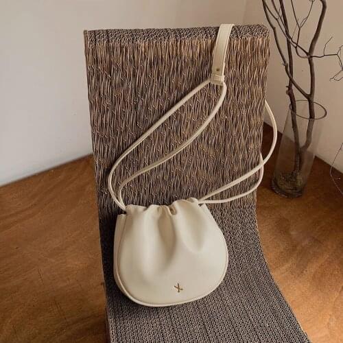 2021 new fashion trendy soft fold cloud bag wild female bag drawstring messenger bag small bag