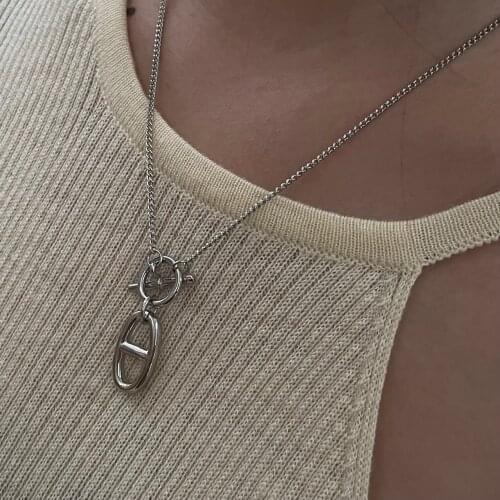 Fashionable French Elegant All-match Glossy OT Buckle Pig Nose Necklace Hollow Clavicle Necklace