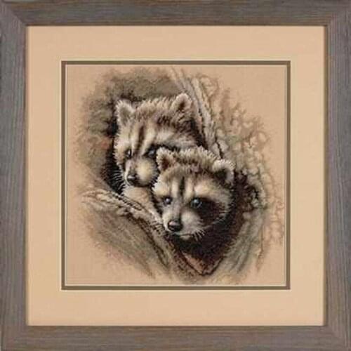 2020 Drop Shipping DIY Artwork Two Baby Raccoons Embroidery Kit Pillow with 100% Cotton Flosses & Free Shipping for Home Decor