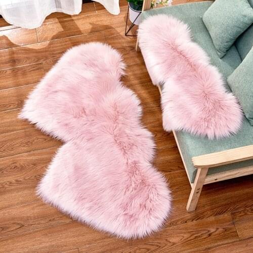 Double Heart Shaped Plush Carpet Fluffy Rug European Style Floor Mat Blanket Sofa Cushion Foot Pad Bay Window Home Decortion
