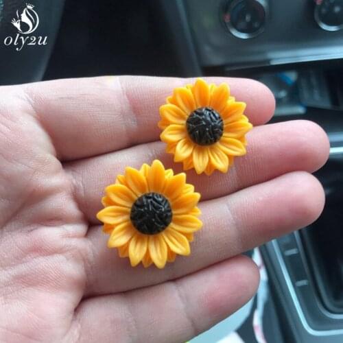 2020 Korean Sunflower Earrings Fashion Big Resin Sun Flower Earrings Stud for Women Girls Bridesmaid Jewelry Accessories
