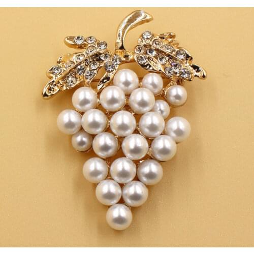 Fashion Grapes Brooches Imitation Pearl Brooch Rhinestone For Wedding Bridal Dresses Hijab Clip Scarf Buckle Pins Party Jewelry
