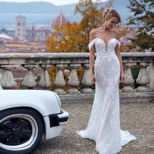 Boho Summer Beach Wedding Dress Off The Shoulder Appliqued Bride Dresses Sheath Elegant Lace Wedding Bridal Gowns 2021