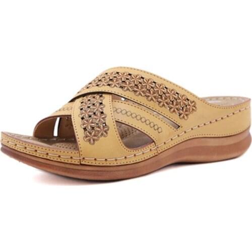 2021 retro round head leisure electric embroidered flip flop womens car line non slip slope heel comfortable large size sandals