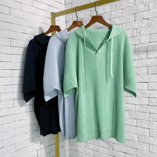 Unisex Hoodies Autumn 2021 New Loose Stretch Miyake Pleated Pullovers For Men And Women 45-75kg Solid Color Casual Sweaters