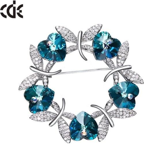 CDE New Arrival Heart & Dragonflies Circle Brooch with Crystal from Swarovski Women Party Dress Jewelry Accessories Pins