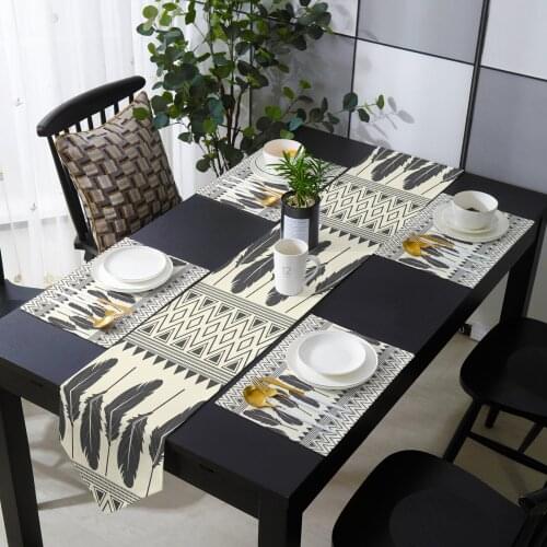Vintage Feathers Table Runner Table Mats Cover For Home Wedding Banquet Festival Party Catering Hotel Table Decoration
