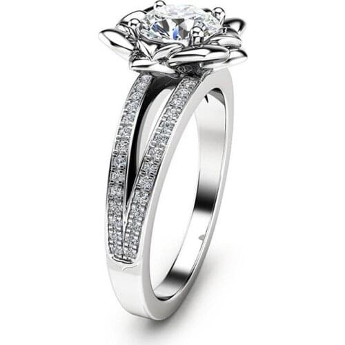 European And American Fashion Jewelry Ring Ladies Crystal Engagement Rose Ring Send Friends Exquisite Gifts Free Shipping