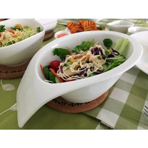 With the handle of the ceramic bowl soup kitchen tableware bowl creative style baked baking bowl salad bowl Hotel