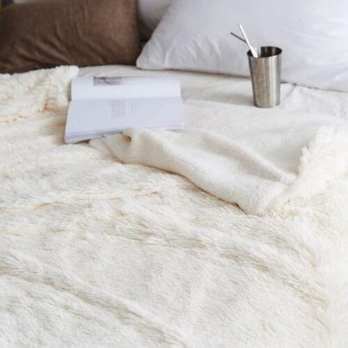 Faux Fur Cream Reversible Throw Blanket Sheepskin Soft and Warm Shaggy Blanket for Kids Adults Christmas Gift Twin 150x200cm