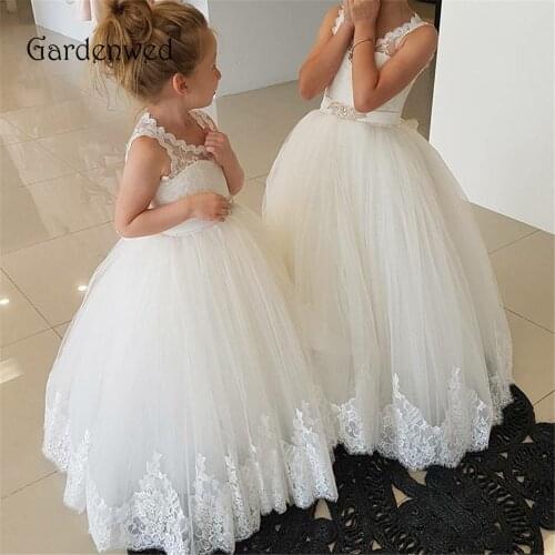 Gardenwed Lace Edge Hem V neck Sleeveless Puffy Tulle Skirt Crystal Sash White Flower Girl Dresses 2020 For Wedding Keyhole Back