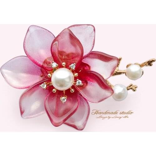 CCijiNG Freshwater Pearls Flower Brooches For Women Jewelry Lady Sweater Suit designer Christmas Gift Handmade Jewelry XZ2022