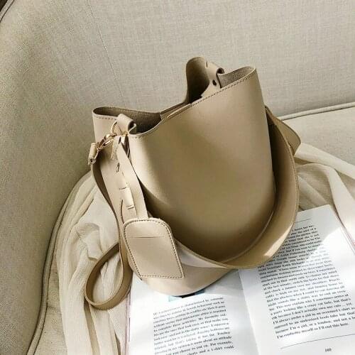 21 casual wide strap buckets bag designer women shoulder bags luxury pu crossbody bag large capacity messenger bag simply purses
