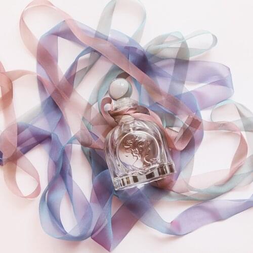 Nordic Mini Glass Storage Bottle Classical Girl Relief Pattern Glass Containers Home Storage Organizer For Perfume Aromatherapy