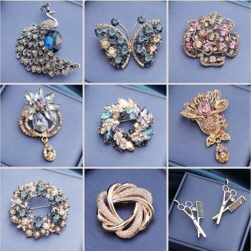 Butterfly Wreath Flower Peacock Brooches Pins for Women Rhinestone Cubic Zirconias Animal Insect Brooch Wedding Jewelry Broche