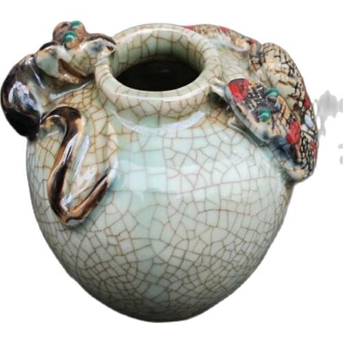 Chinese old Cracked glaze porcelain Snakes rat crackle porcelain jar