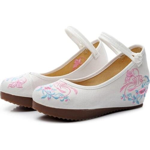 LovelyRoyal Pumps