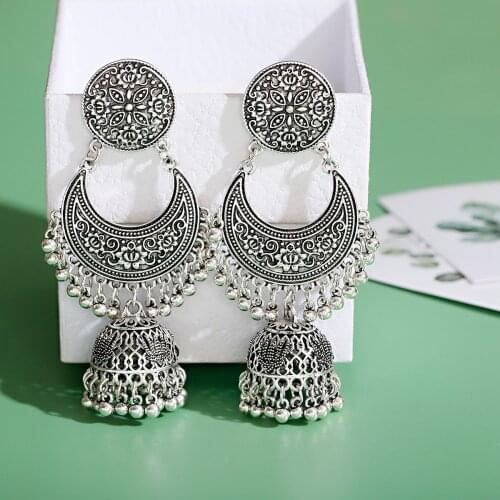 Vintage Flower Carved Gypsy Ladies Earrings Boho Jewelry Retro Round Bell Tassel Tassel Jhumka Earrings Indian Style