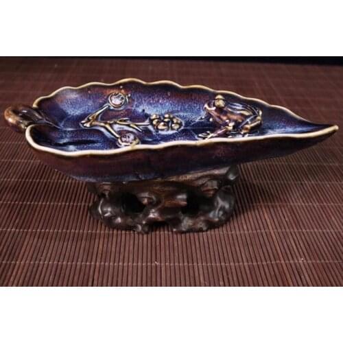China blue glaze ceramic frog tree leaf Pen wash crafts statue