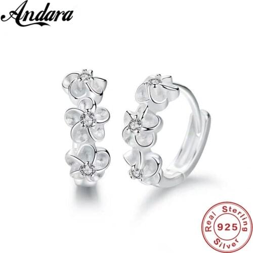 New 925 Sterling Silver Earrings Small Flower Round Earrings Female Charm Jewelry Gift