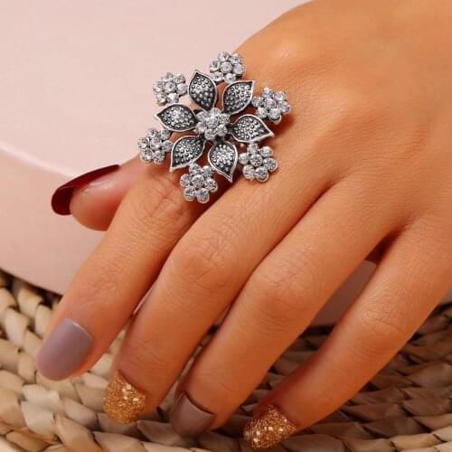 Fashion Cute Vintage Silver Color Big Flower Wedding Engagement Ring for Women Birthday Gift Party Gift