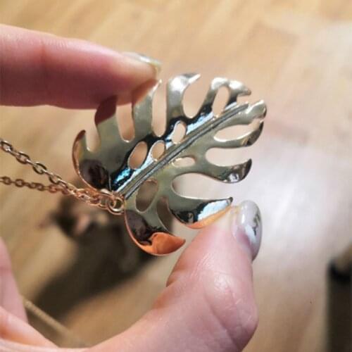 Trendy Gold color Single Big Leaf Pendant Monstera Long Necklace For Women Casual Wearing