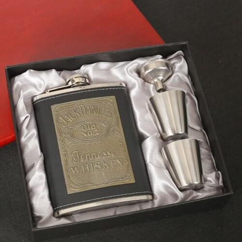 Stainless Steel 8 Ounce Hip Flask Set Portable Small Hip Flask Metal Flat Wine Bottle Gift Box Outdoor Wine Set Drinkware