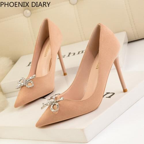 PHOENIX DIARY Suede Pumps