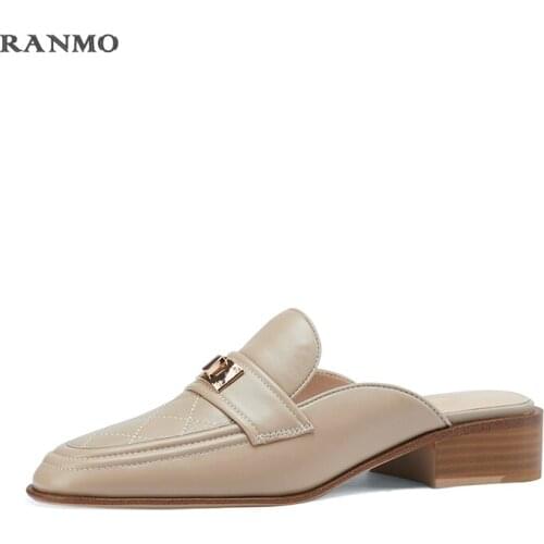 2021 New Brand Leather Mule Womens Ball Head Slipper Metal Mule Low Heel Slipper Womens Casual Party Shoes Elegant Slipper