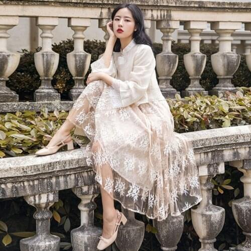 2021 Fashion The New Lace Shirt + Tie Rope Embroidered Strap Dress Two-piece Free Shipping