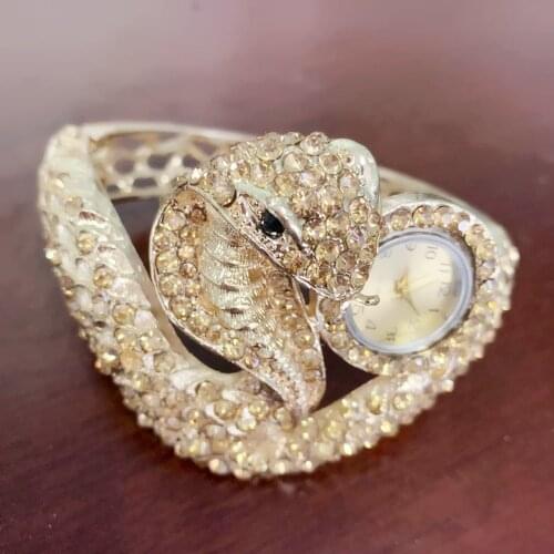 ZELING Ladies Gold Watch