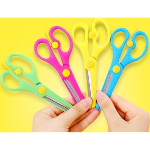 New 1 Pcs 137mm Mini Safety Round Head Plastic Scissors Student Kids Paper Cutting Minions Supplies for Kindergarten School